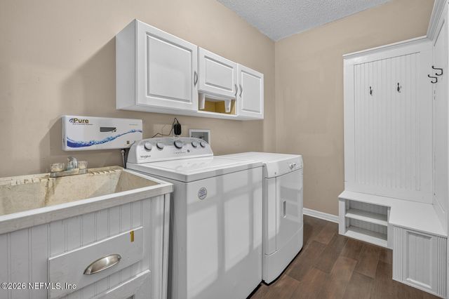 3767 HERMITAGE Road E, Jacksonville, FL 32277