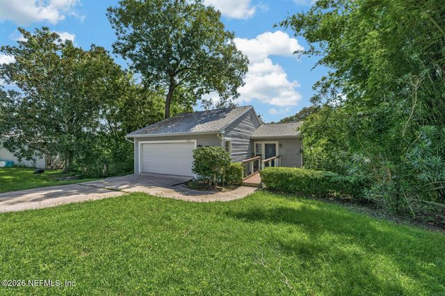 3767 HERMITAGE Road E, Jacksonville, FL 32277