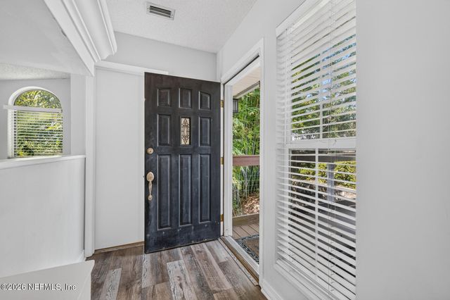 3767 HERMITAGE Road E, Jacksonville, FL 32277