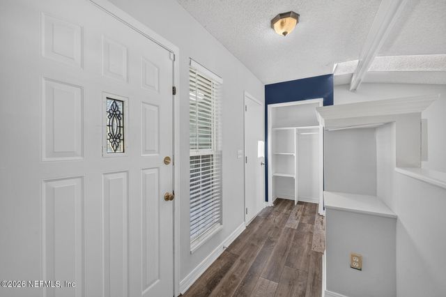 3767 HERMITAGE Road E, Jacksonville, FL 32277