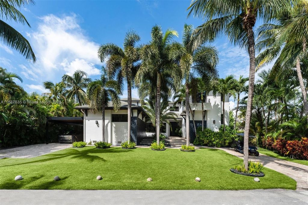 330 Caribbean Rd, Key Biscayne, FL 33149