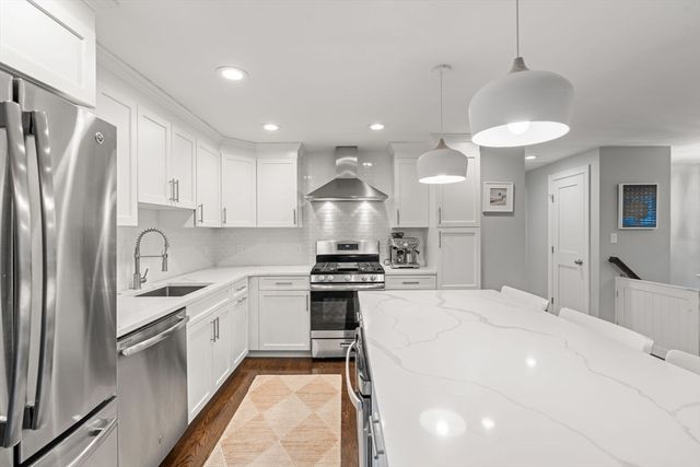 11 Taft St, Marblehead, MA 01945
