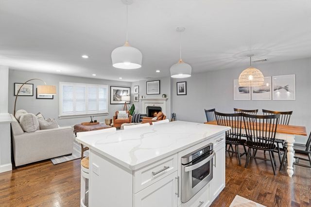 11 Taft St, Marblehead, MA 01945