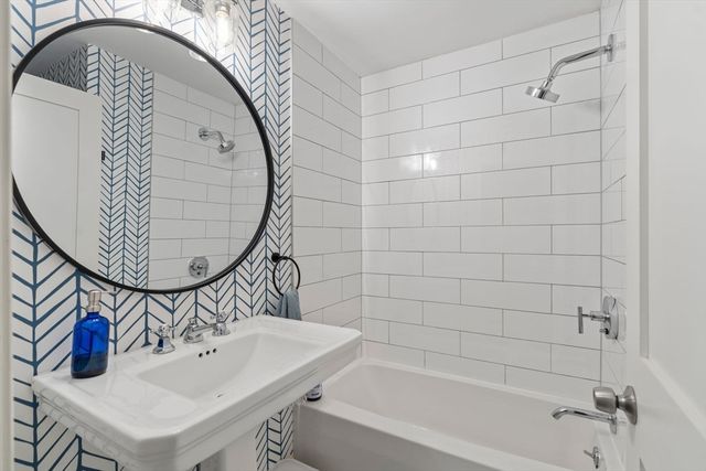 11 Taft St, Marblehead, MA 01945