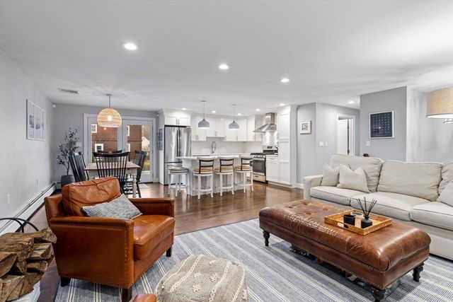 11 Taft St, Marblehead, MA 01945