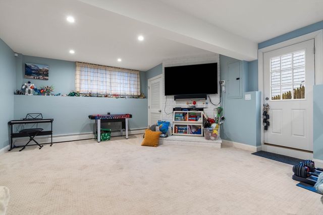 11 Taft St, Marblehead, MA 01945