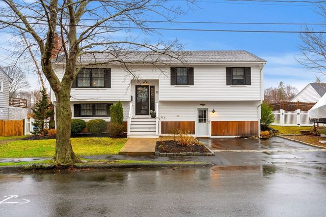 11 Taft St, Marblehead, MA 01945