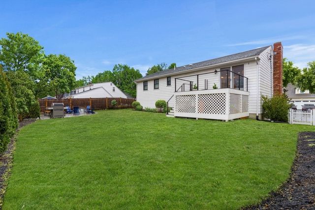 11 Taft St, Marblehead, MA 01945