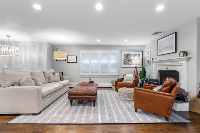11 Taft St, Marblehead, MA 01945