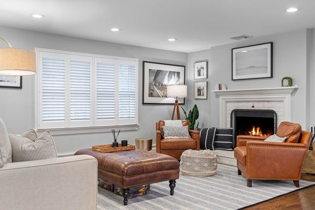 11 Taft St, Marblehead, MA 01945