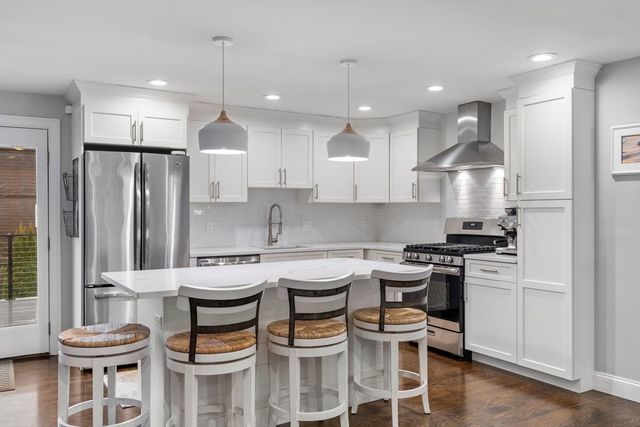 11 Taft St, Marblehead, MA 01945