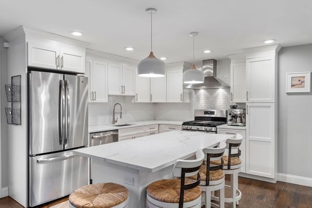 11 Taft St, Marblehead, MA 01945