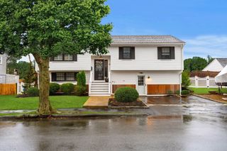 11 Taft St, Marblehead, MA 01945