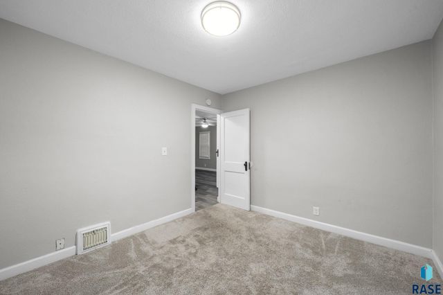 2022 S Euclid Ave Avenue, Sioux Falls, SD 57105