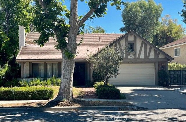 290 N Park View Drive, Oak Park, CA 91377