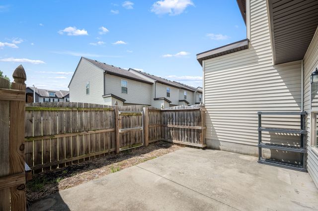 5305 Tony Lama Ln, Murfreesboro, TN 37128