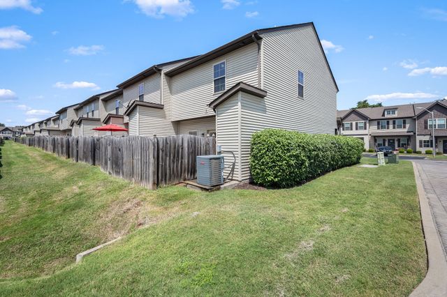 5305 Tony Lama Ln, Murfreesboro, TN 37128