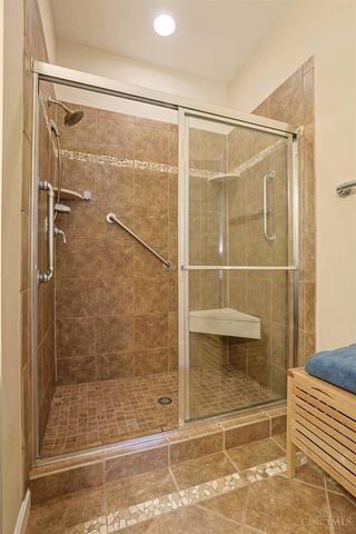 1723 Harmon Drive, Wyoming, OH 45215