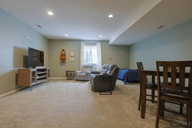 1723 Harmon Drive, Wyoming, OH 45215