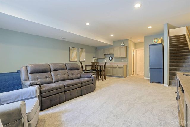 1723 Harmon Drive, Wyoming, OH 45215