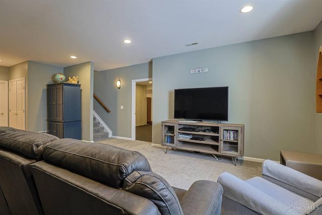 1723 Harmon Drive, Wyoming, OH 45215