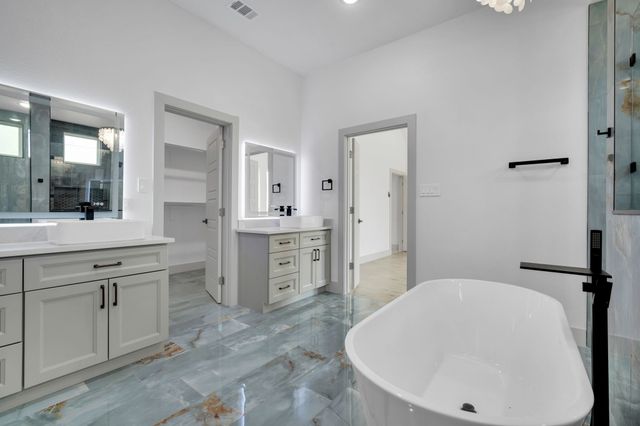 111 Barefoot Bay Boulevard, Corsicana, TX 75109