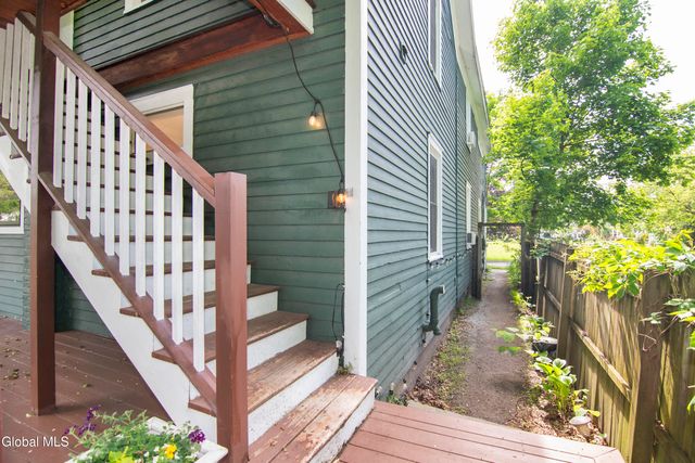 24 Walnut Street, Saratoga Springs, NY 12866