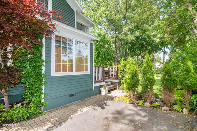 24 Walnut Street, Saratoga Springs, NY 12866