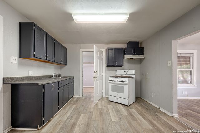 643 E Ashley, San Antonio, TX 78221