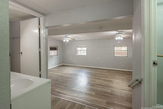 643 E Ashley, San Antonio, TX 78221