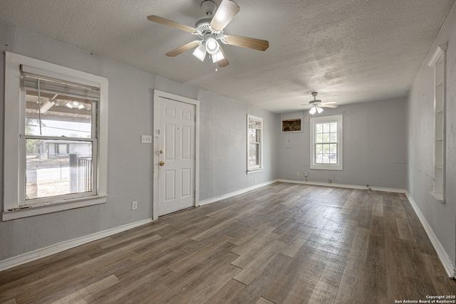 643 E Ashley, San Antonio, TX 78221