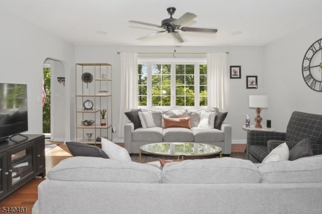 6 Cherry Lane, Caldwell Boro Twp., NJ 07006