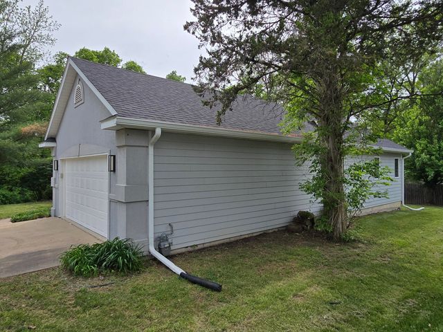 5109 BUCKEYE DR, Columbia, MO 65203