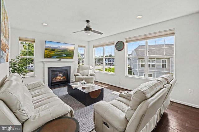 15801 AERIAL VIEW RD, Woodbridge, VA 22193