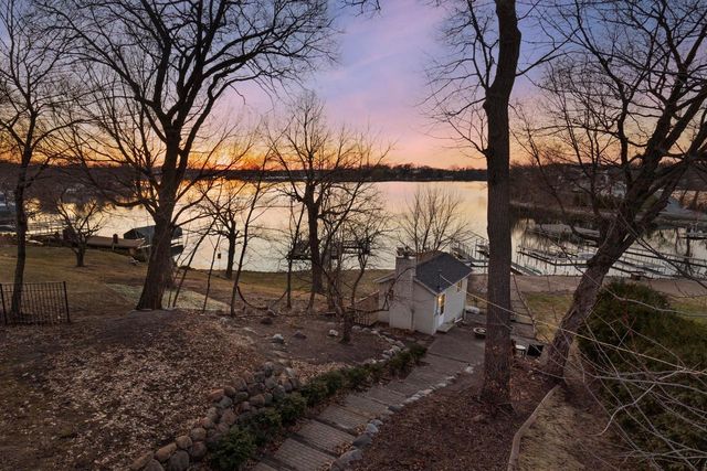 21150 Excelsior Boulevard, Excelsior, MN 55331
