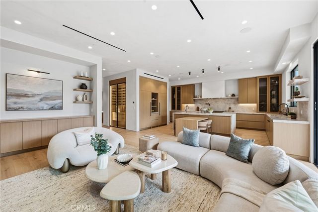 4447 Matilija, Sherman Oaks, CA 91423