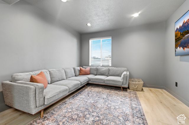 1034 W MOLLY PITCHER CIR, Bluffdale, UT 84065