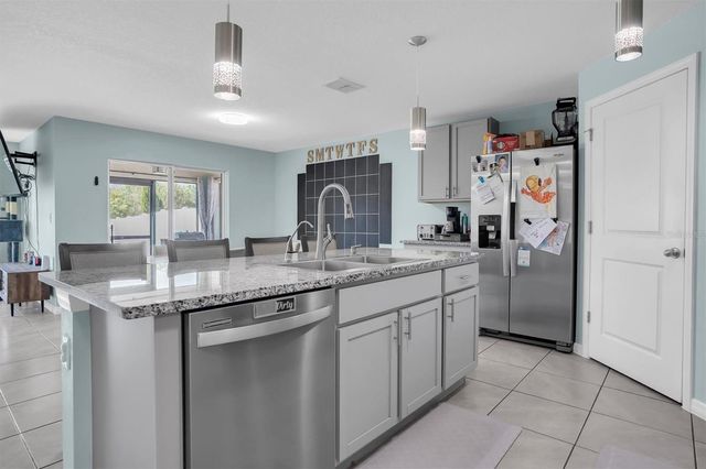 932 OCEAN SPRAY DRIVE, Ruskin, FL 33570