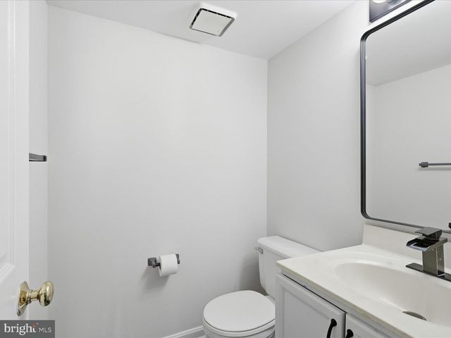 46919 TRUMPET CIR, Sterling, VA 20164