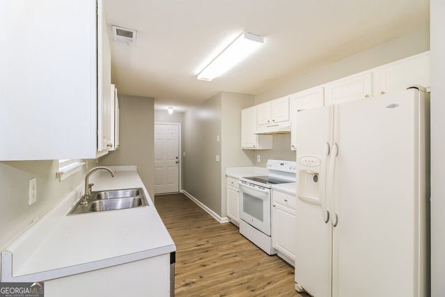 565 Jackson Lake Road, Mcdonough, GA 30252