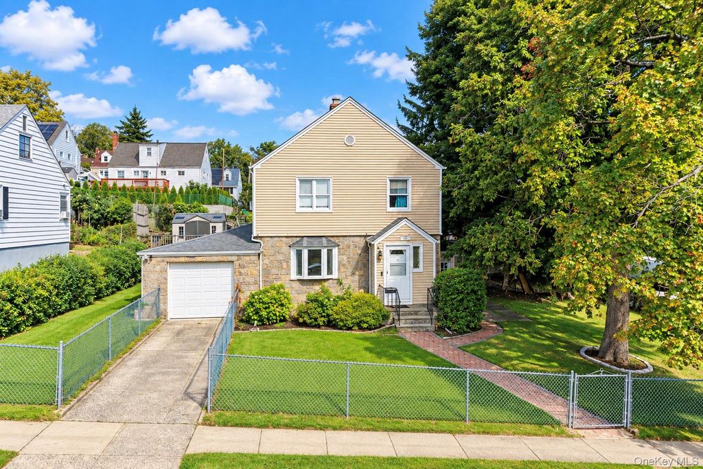 97 Page Avenue, Yonkers, NY 10704 — photo 2