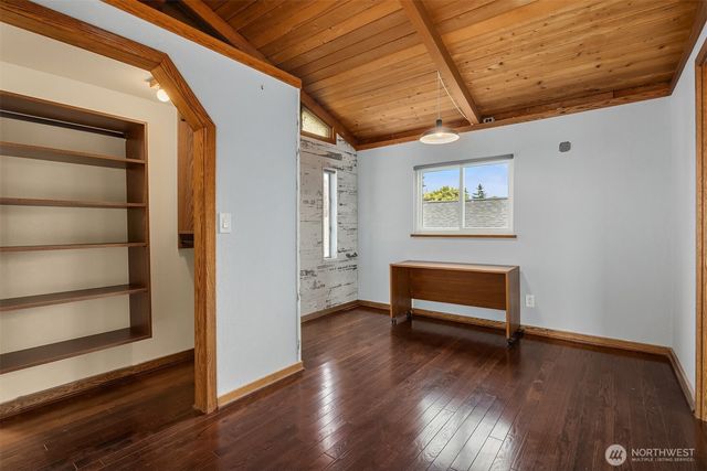 7712 23rd Avenue NW, Seattle, WA 98117