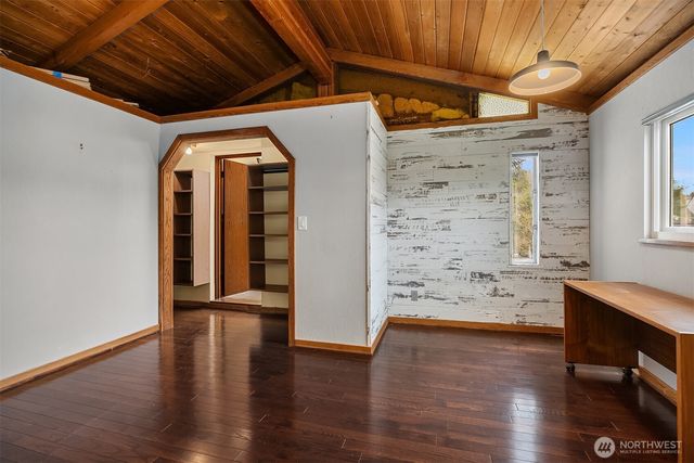 7712 23rd Avenue NW, Seattle, WA 98117