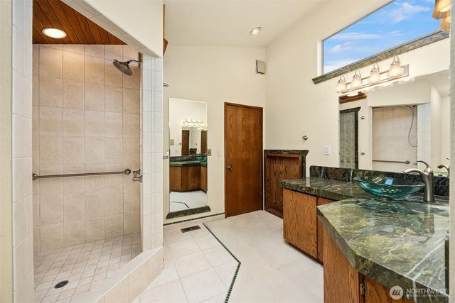 7712 23rd Avenue NW, Seattle, WA 98117