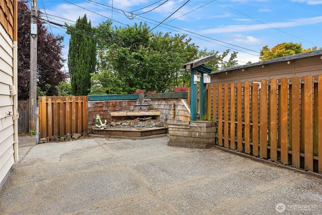 7712 23rd Avenue NW, Seattle, WA 98117