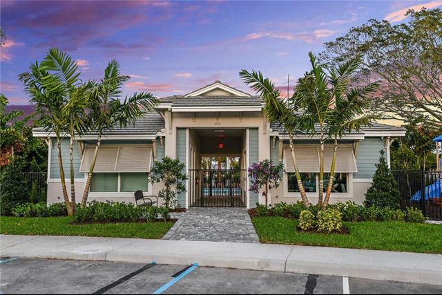 562 PARSONS Way, Deerfield Beach, FL 33442