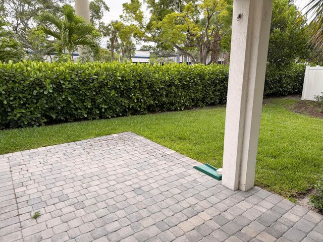 562 PARSONS Way, Deerfield Beach, FL 33442