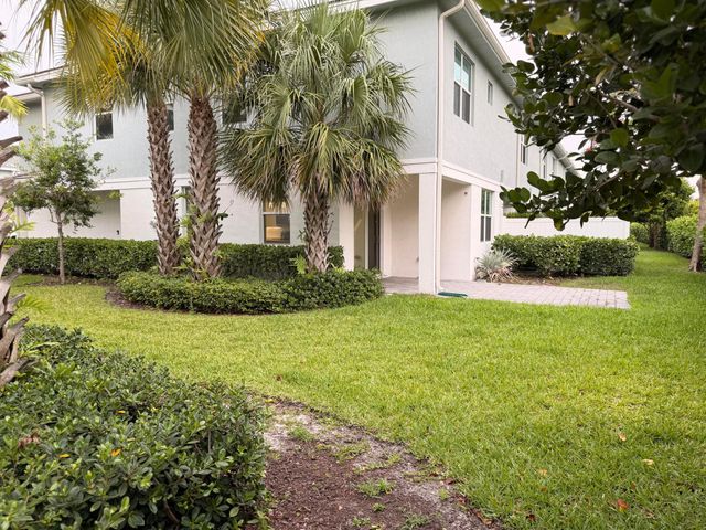 562 PARSONS Way, Deerfield Beach, FL 33442