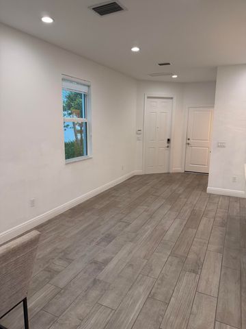 562 PARSONS Way, Deerfield Beach, FL 33442