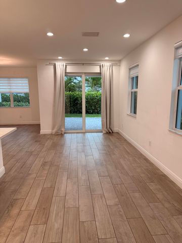 562 PARSONS Way, Deerfield Beach, FL 33442